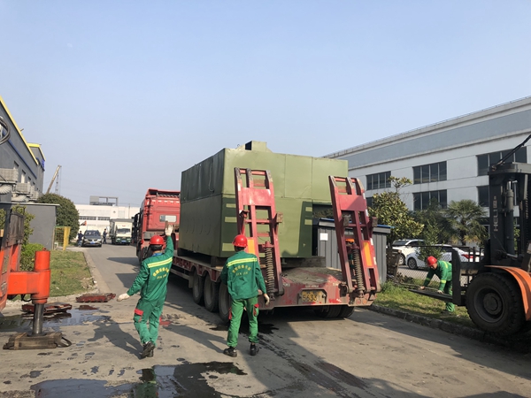 傳統(tǒng)設(shè)備卸車、拆箱作業(yè)